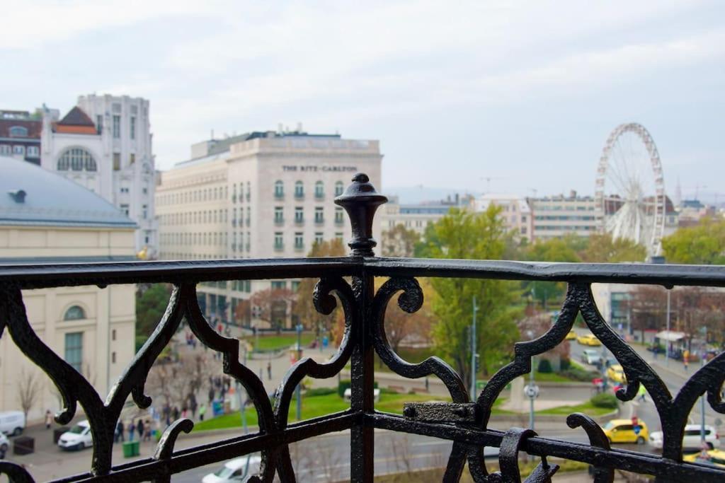 Premium Apartment By Hi - Central 2 Bedroom - Best View Budapest Exterior photo